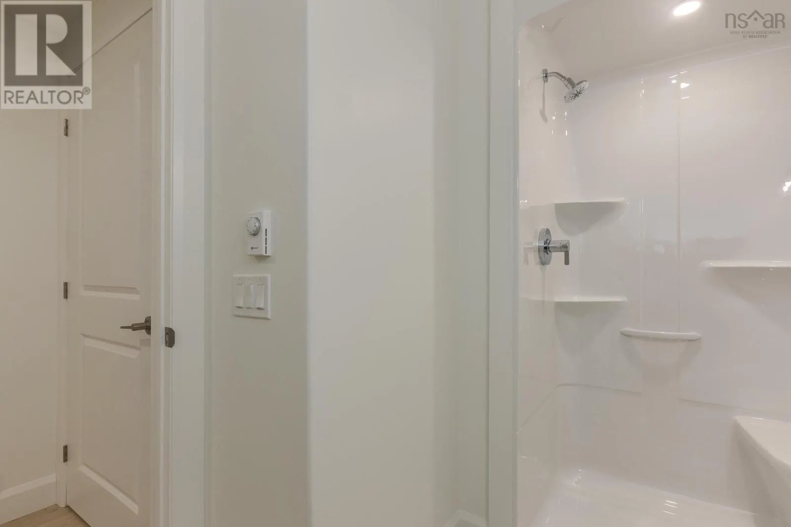PC-40 37 Pearlgarden Close