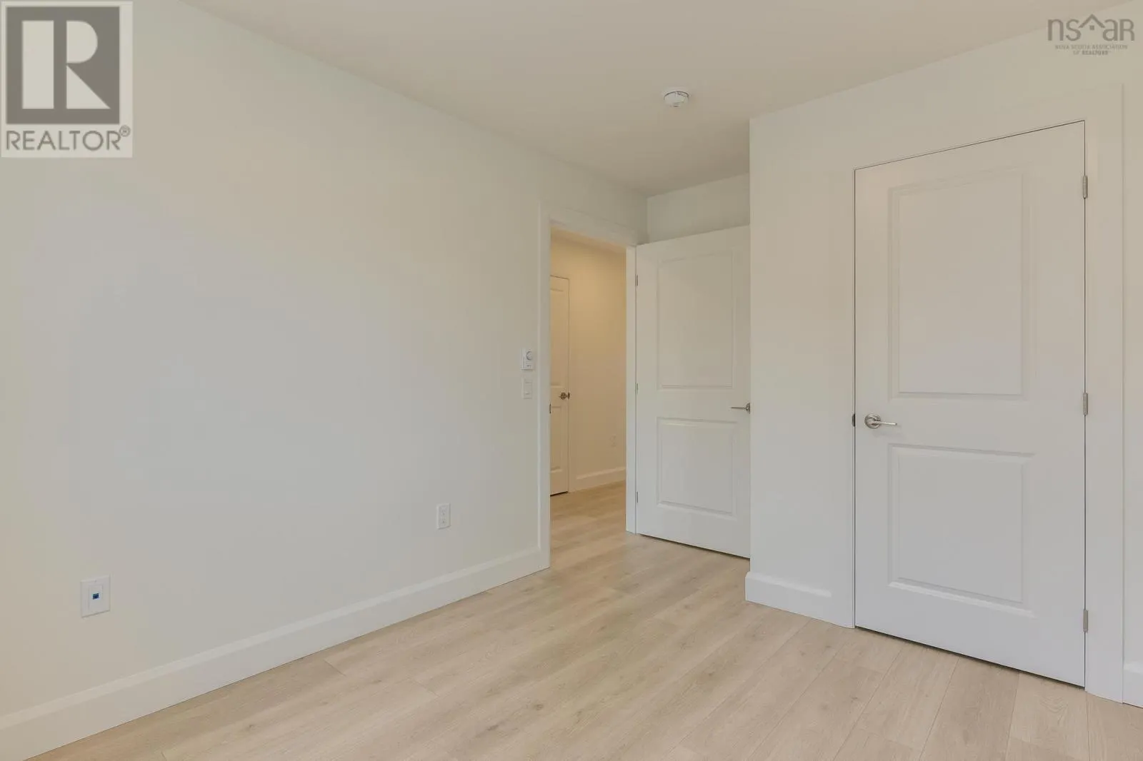 PC-40 37 Pearlgarden Close