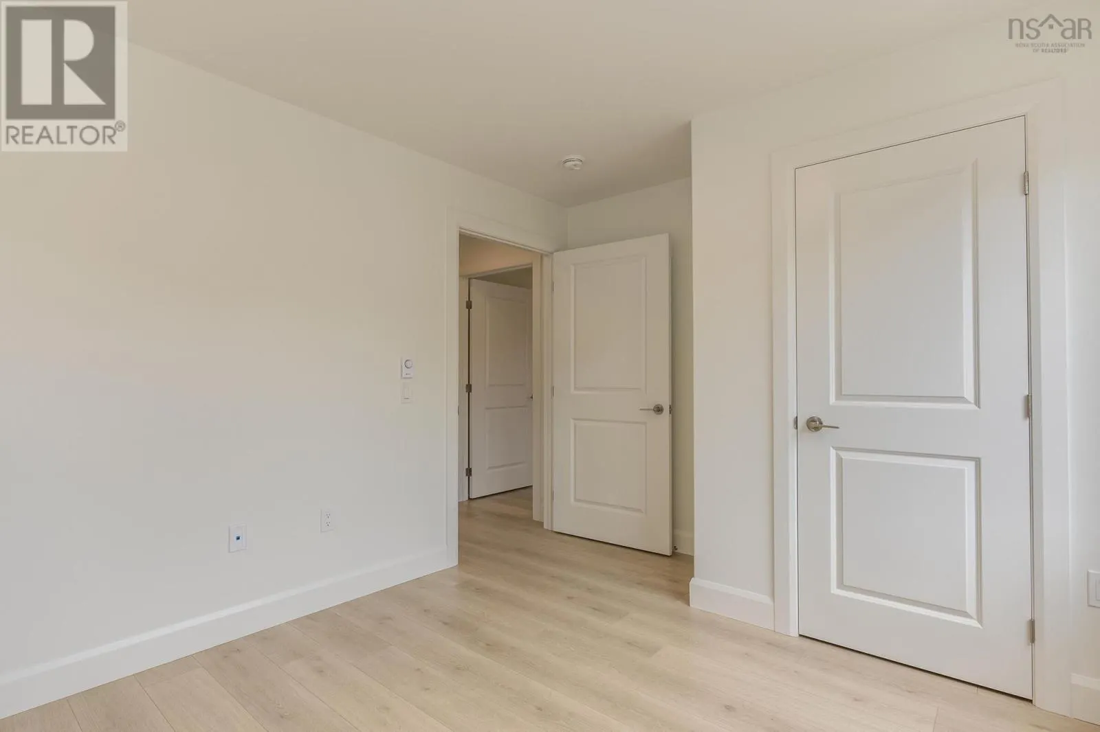 PC-40 37 Pearlgarden Close