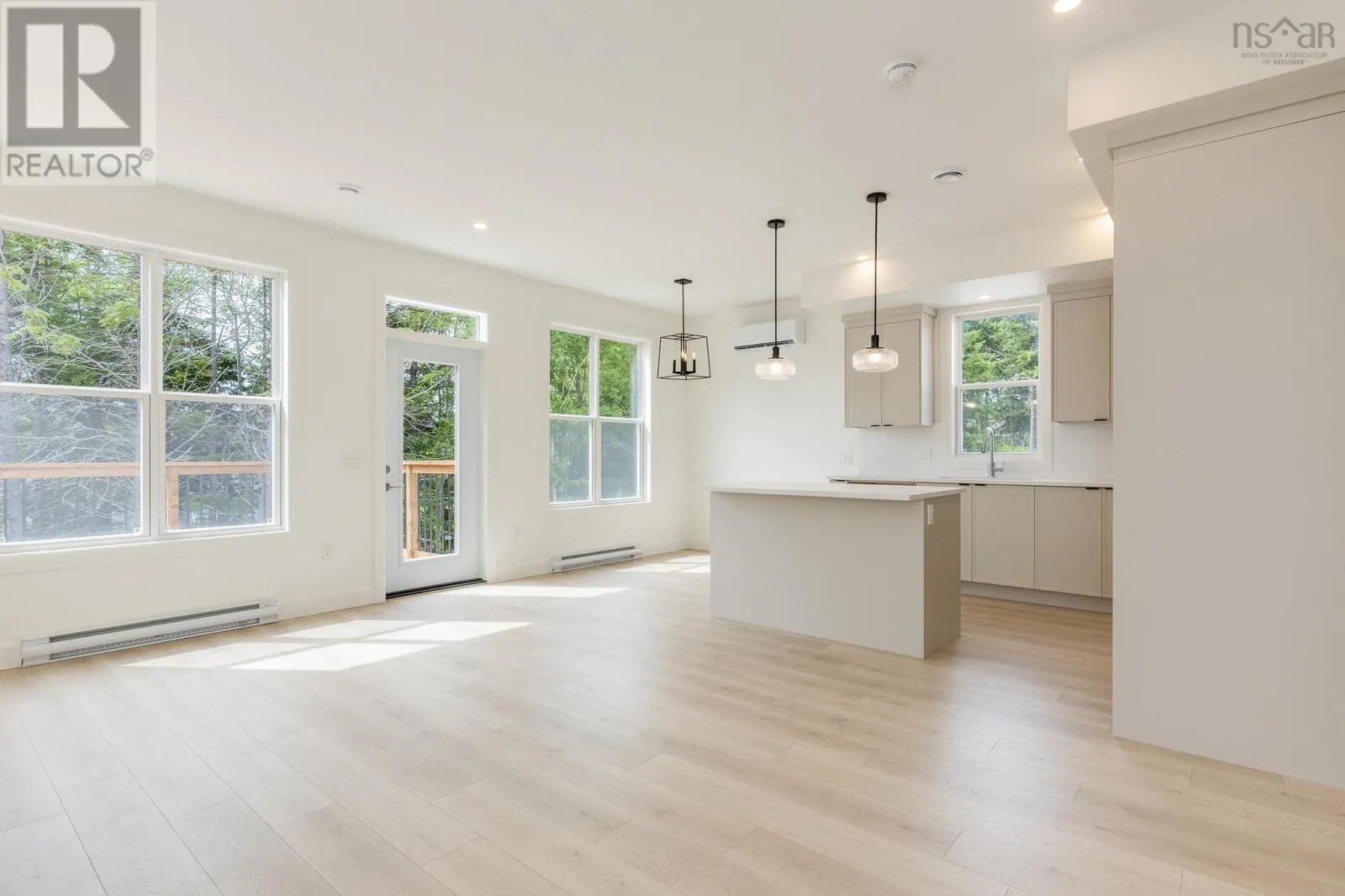 PC-40 37 Pearlgarden Close