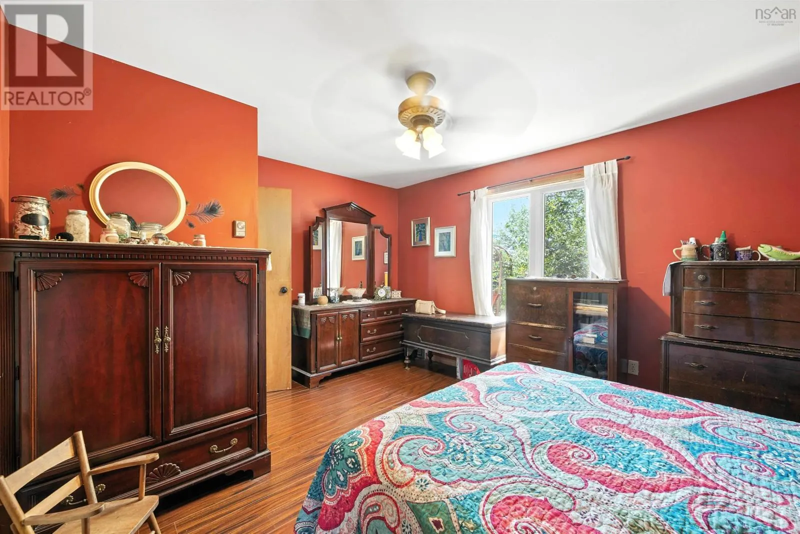 86 La Pierre Crescent