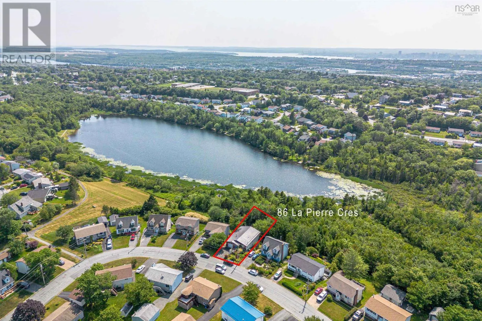 86 La Pierre Crescent
