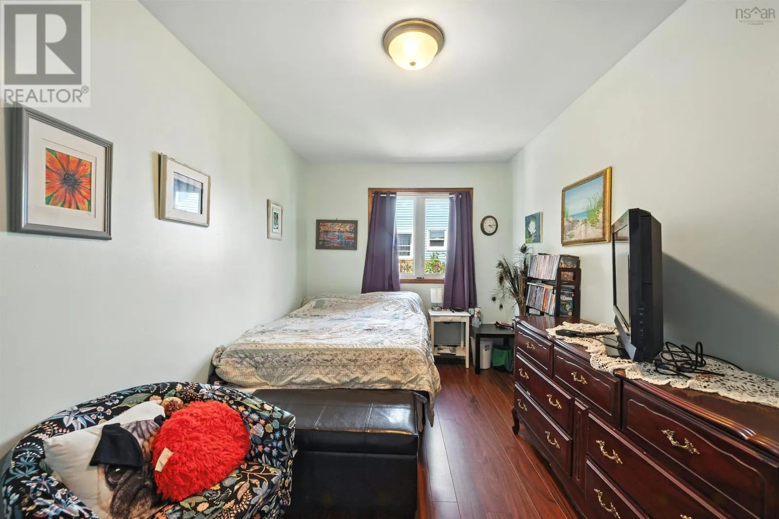 86 La Pierre Crescent