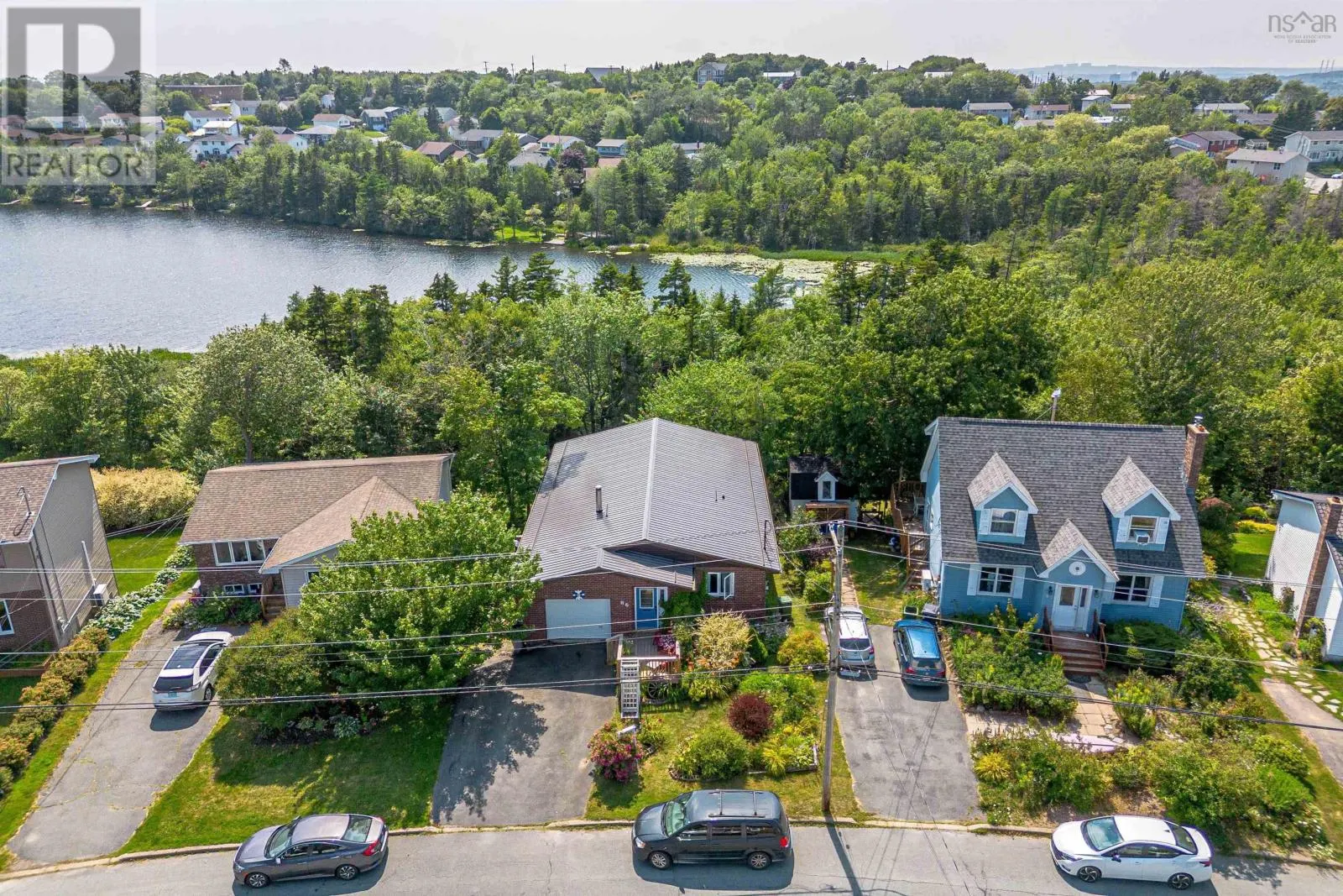86 La Pierre Crescent