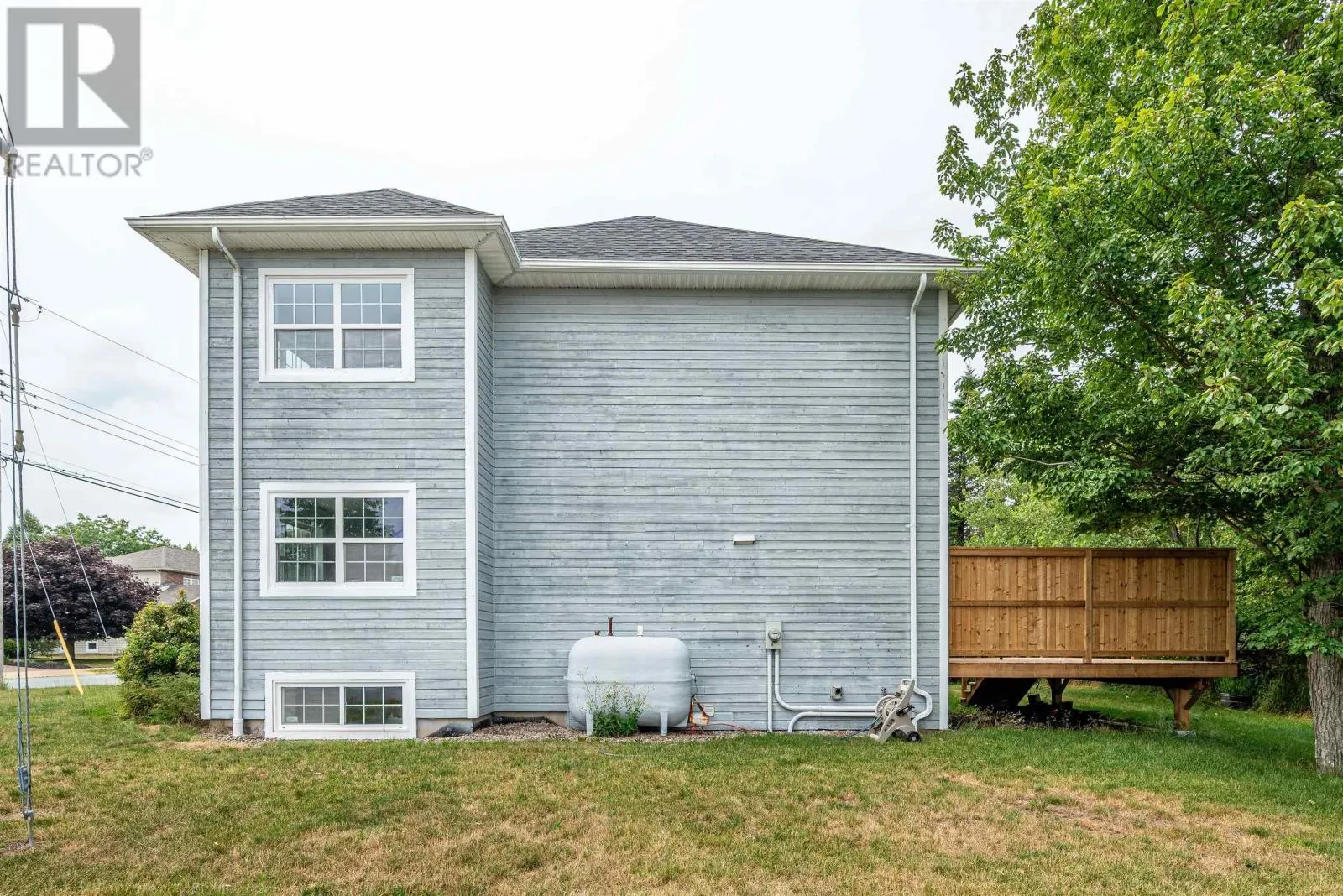 9 Roxbury Crescent