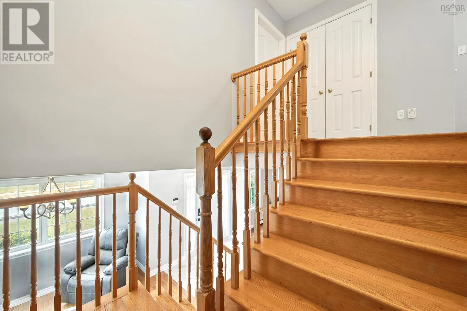 9 Roxbury Crescent