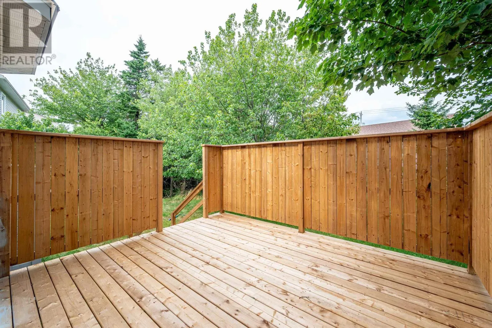 9 Roxbury Crescent
