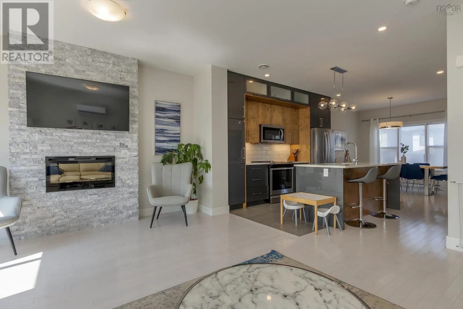 111 Mica Crescent
