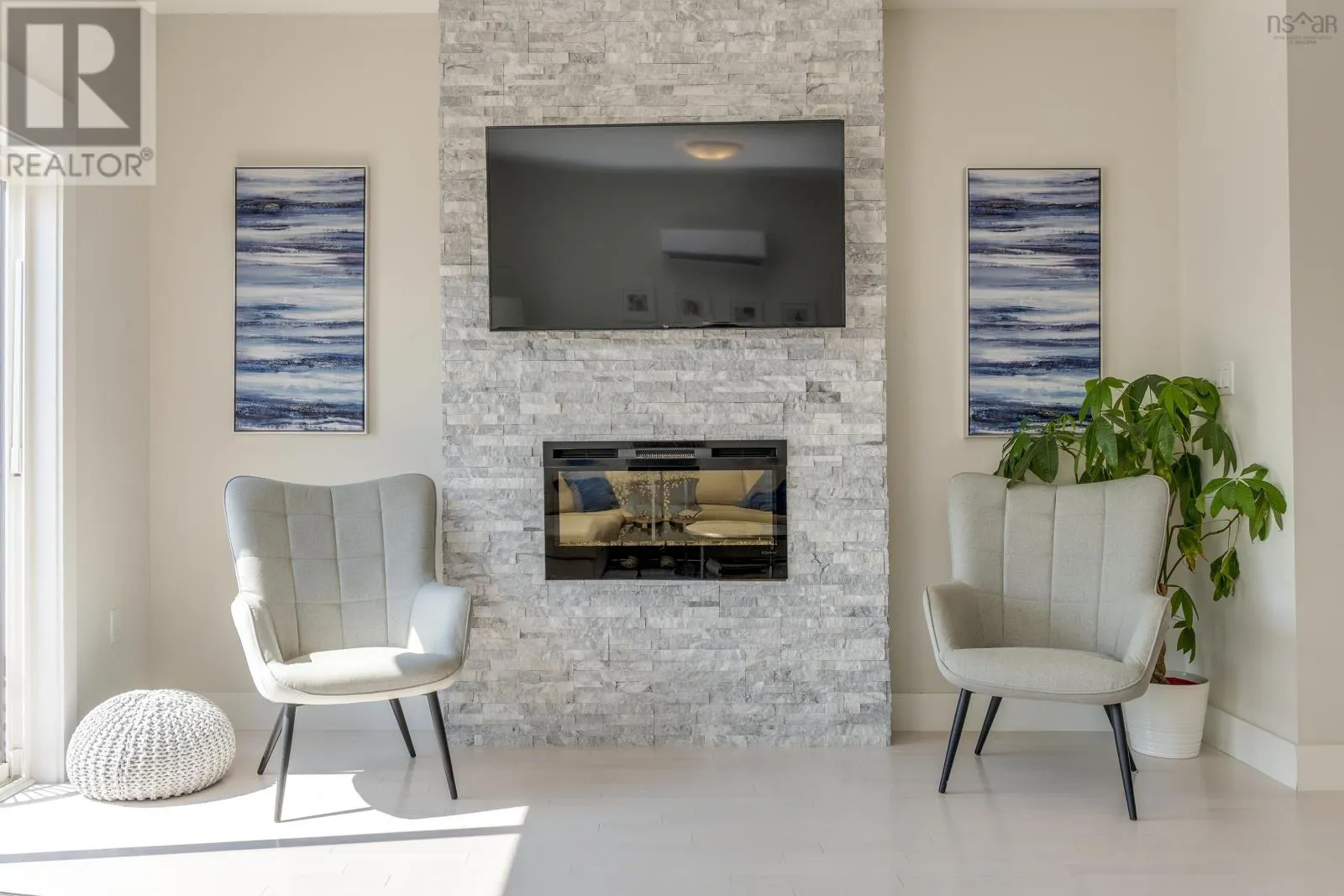 111 Mica Crescent