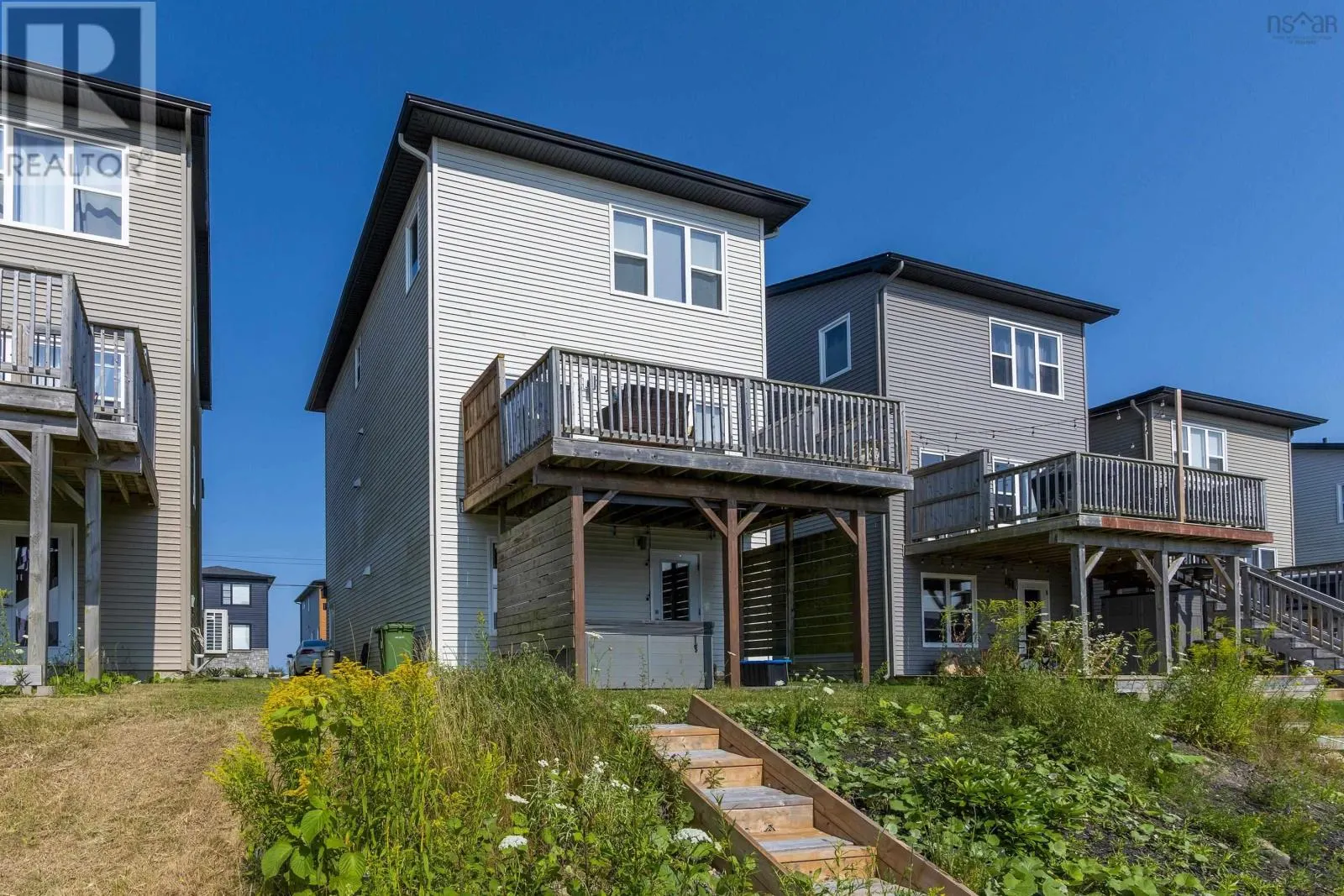 111 Mica Crescent