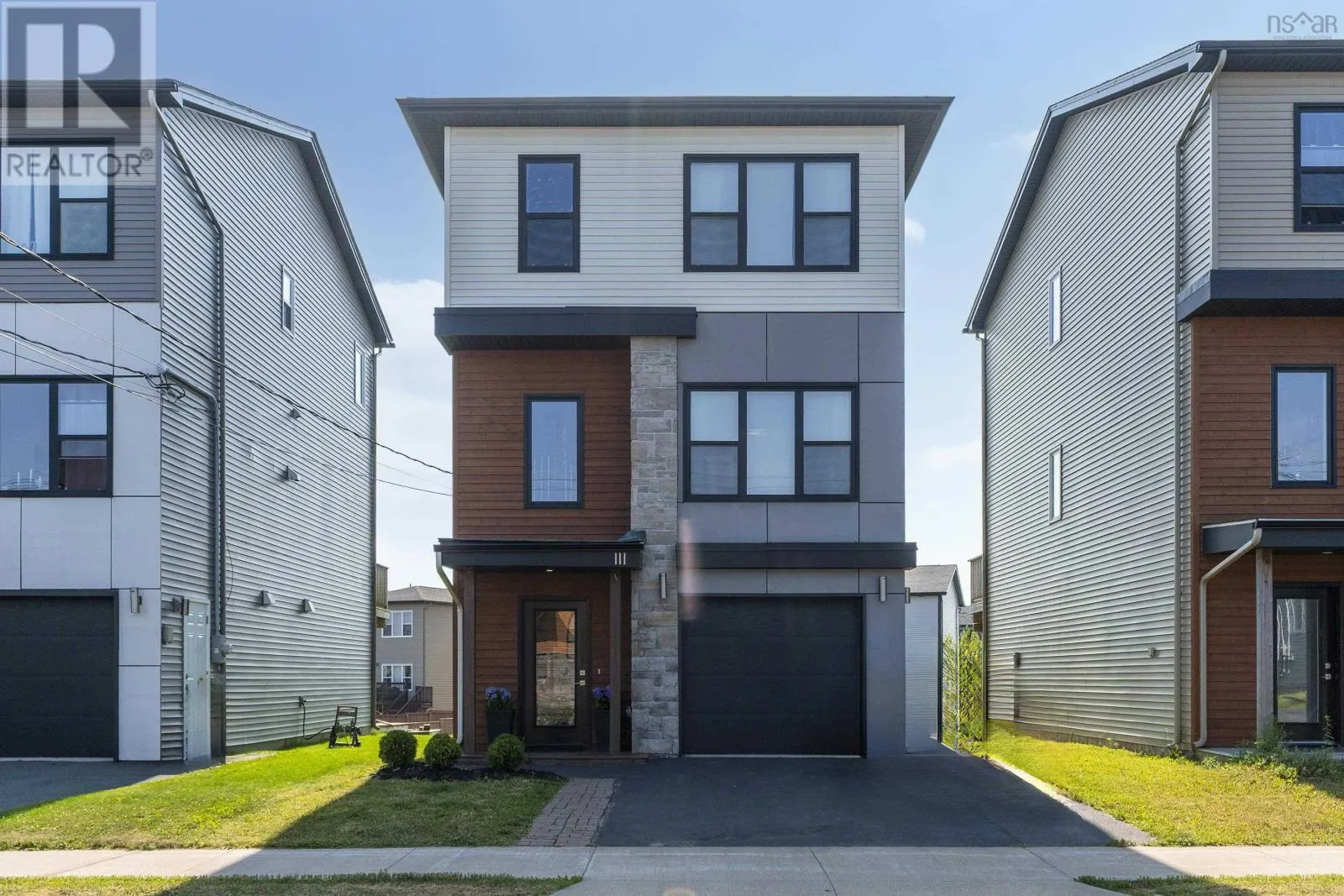 111 Mica Crescent