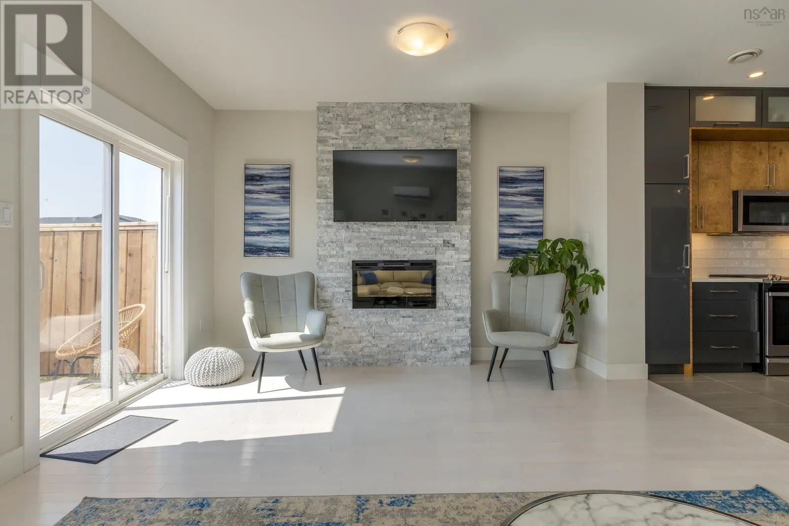 111 Mica Crescent