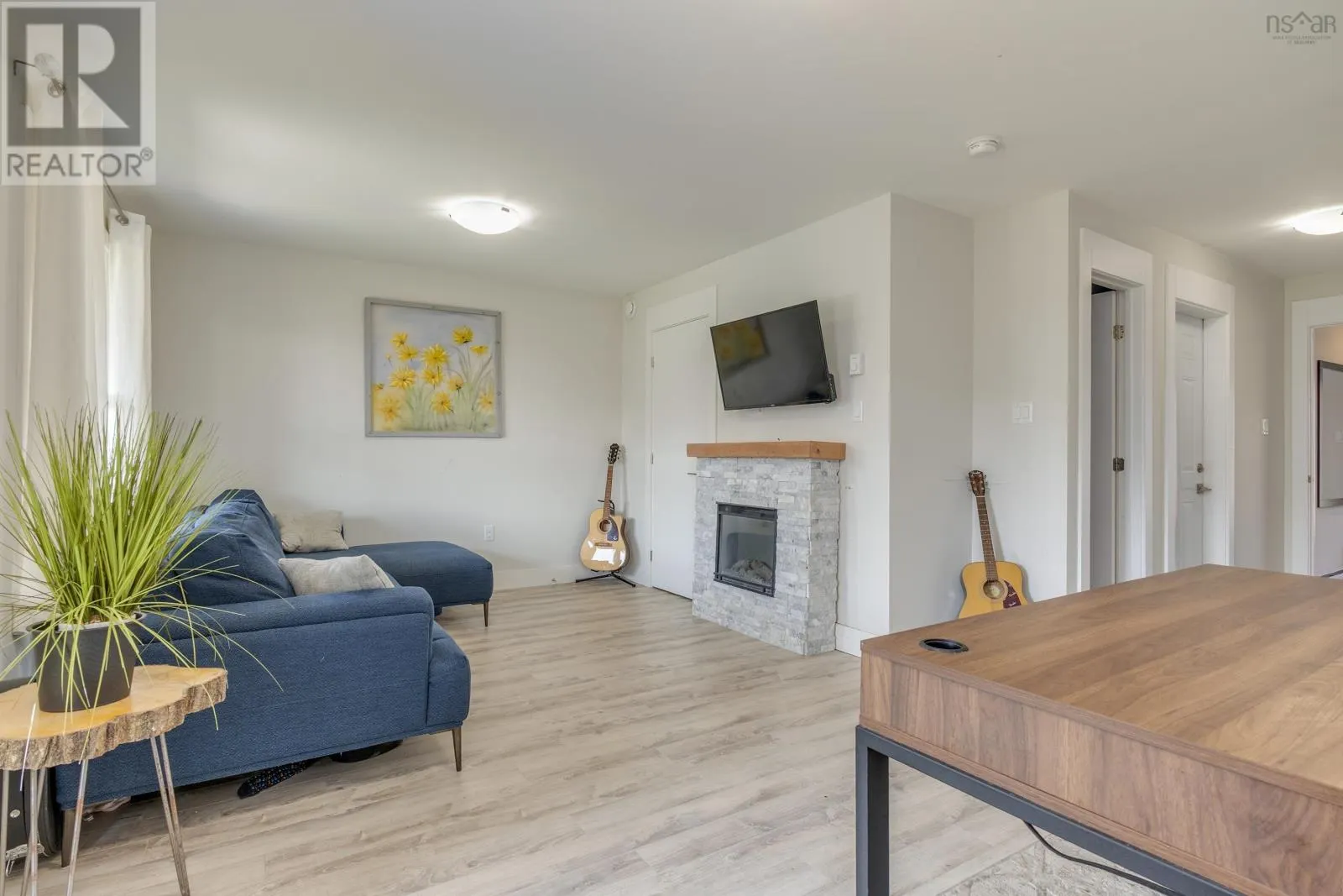 111 Mica Crescent