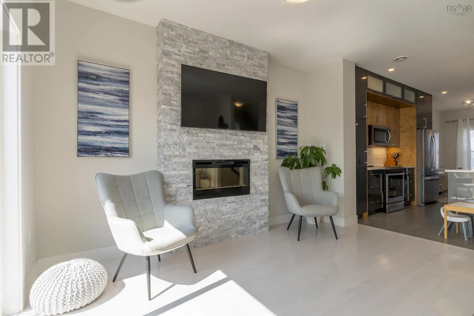 111 Mica Crescent