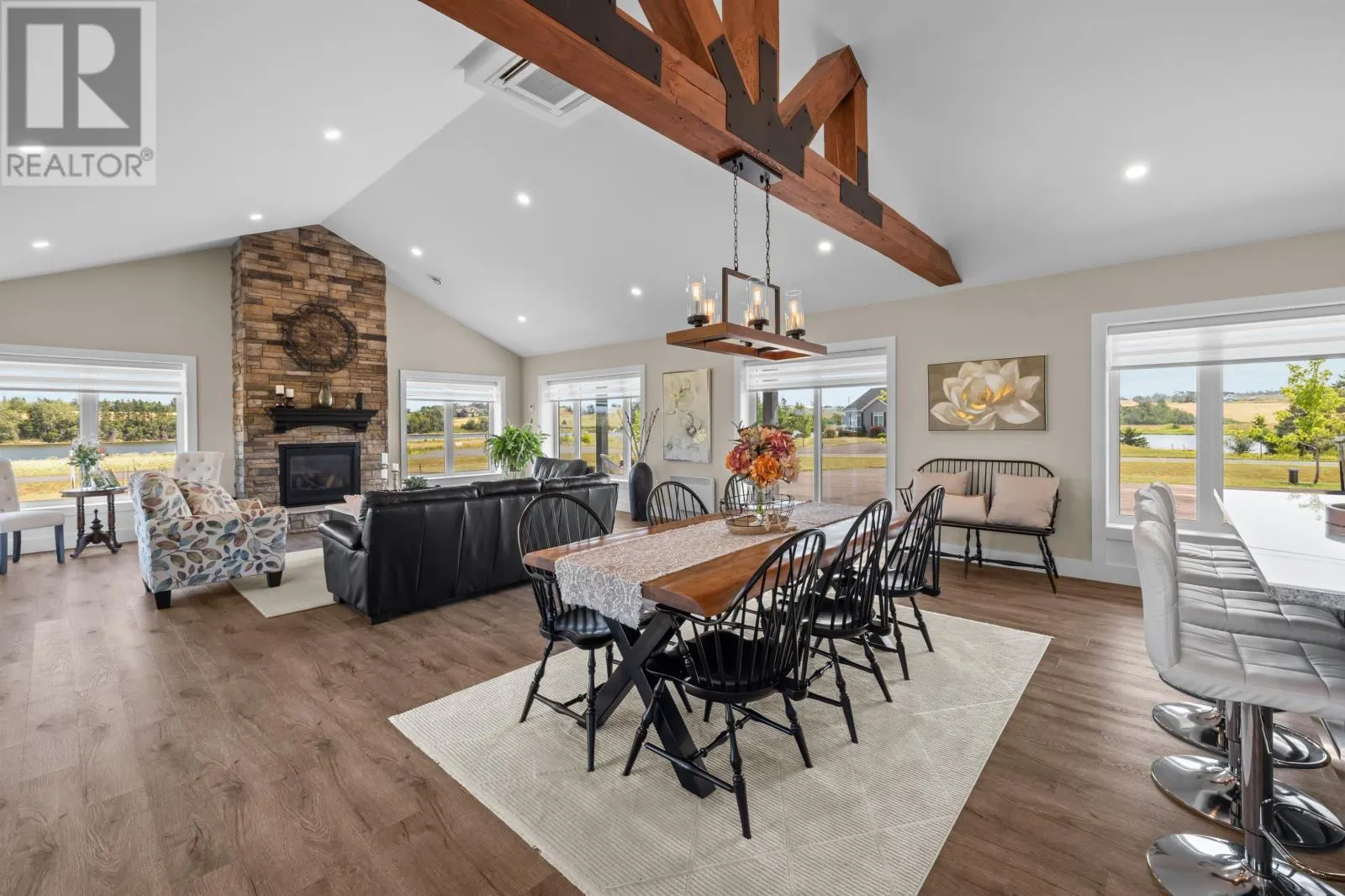 92 HIGHLAND VIEW Drive