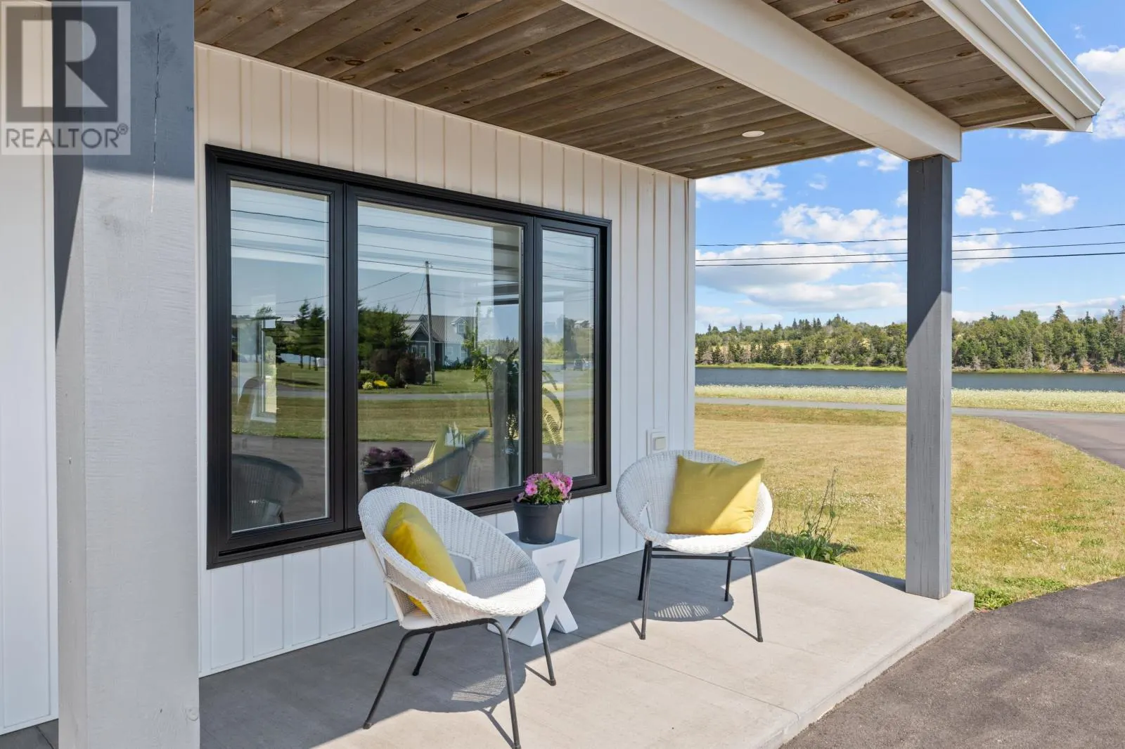 92 HIGHLAND VIEW Drive