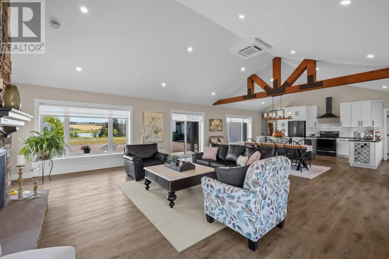 92 HIGHLAND VIEW Drive