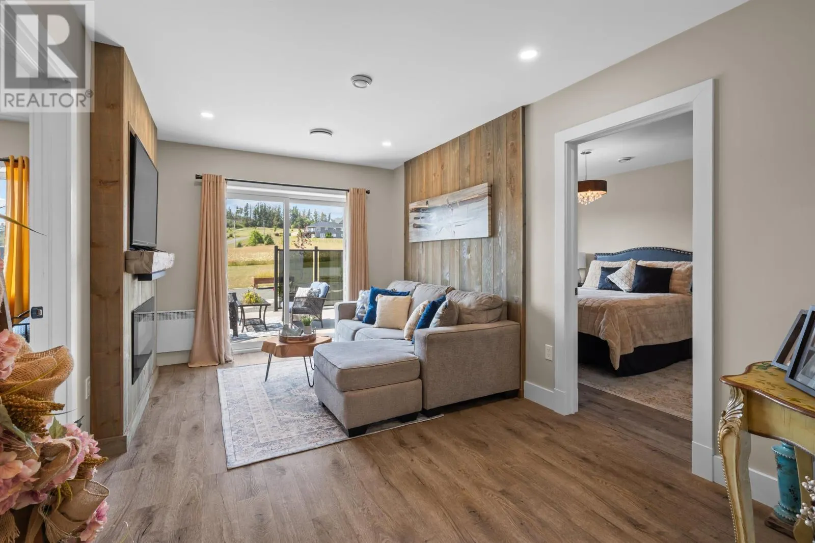 92 HIGHLAND VIEW Drive