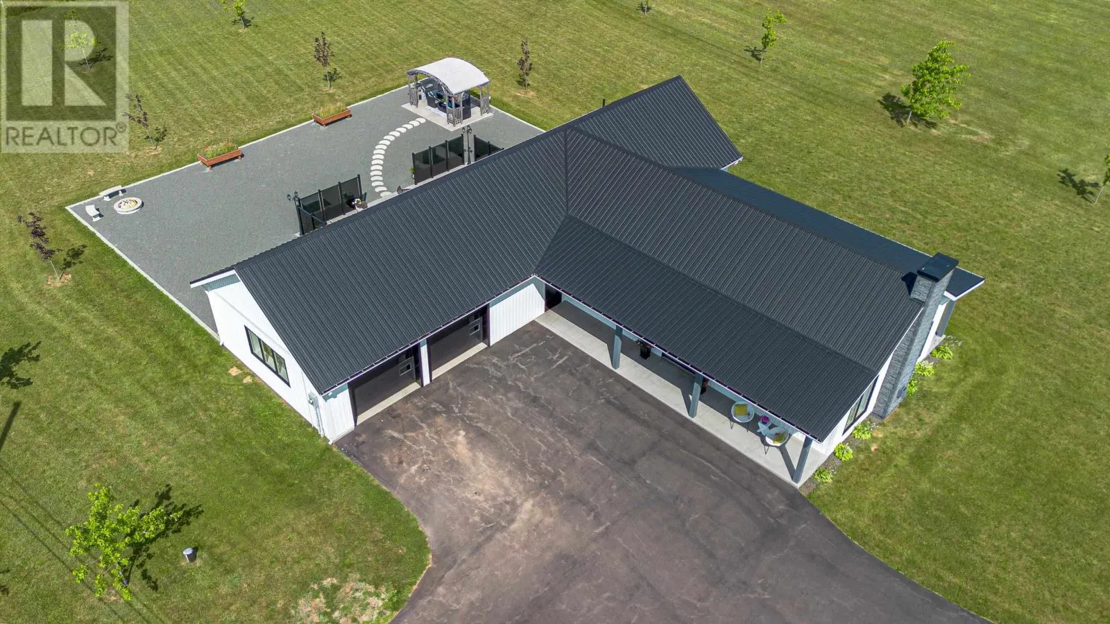 92 HIGHLAND VIEW Drive