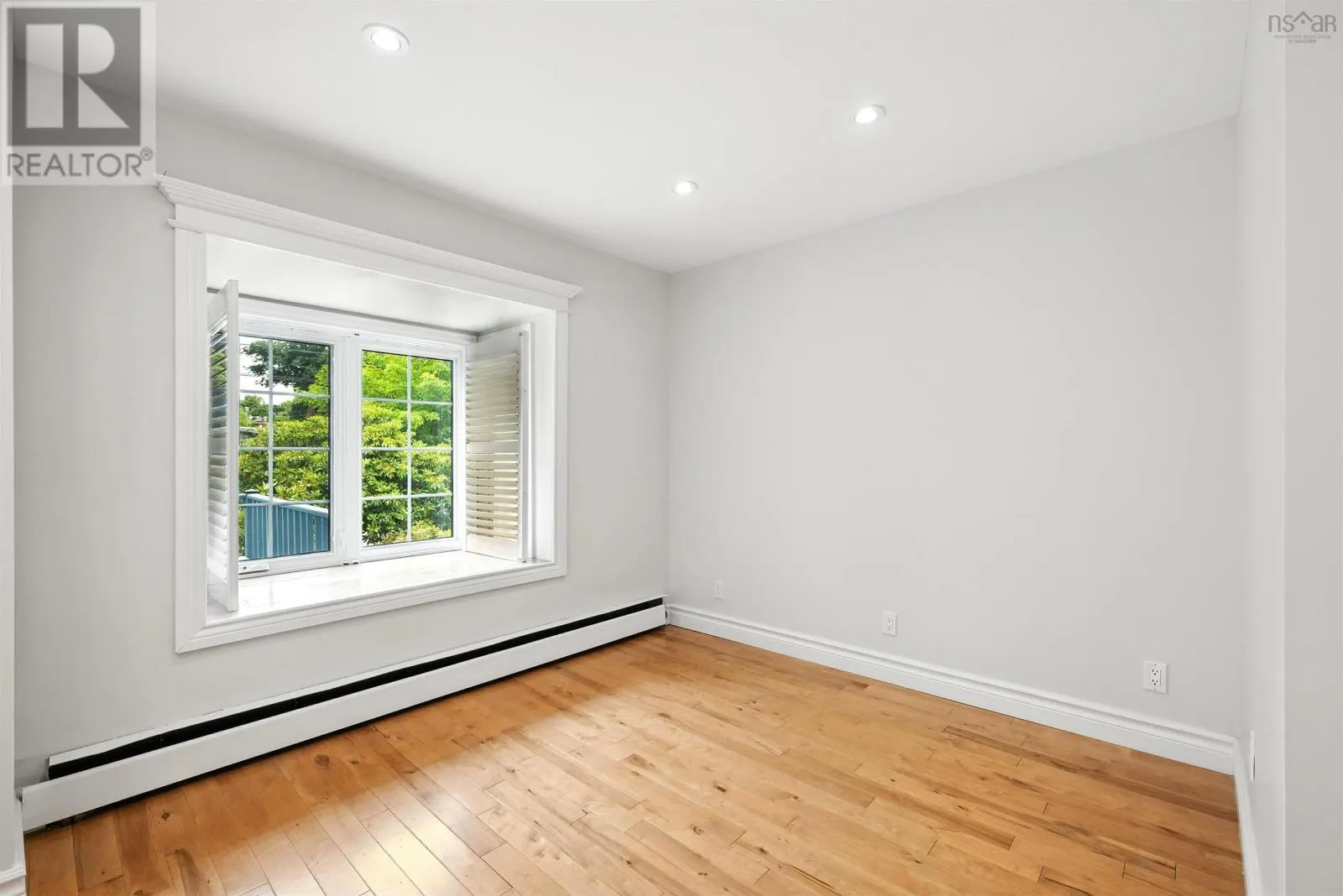 2221 BLINK BONNIE Terrace
