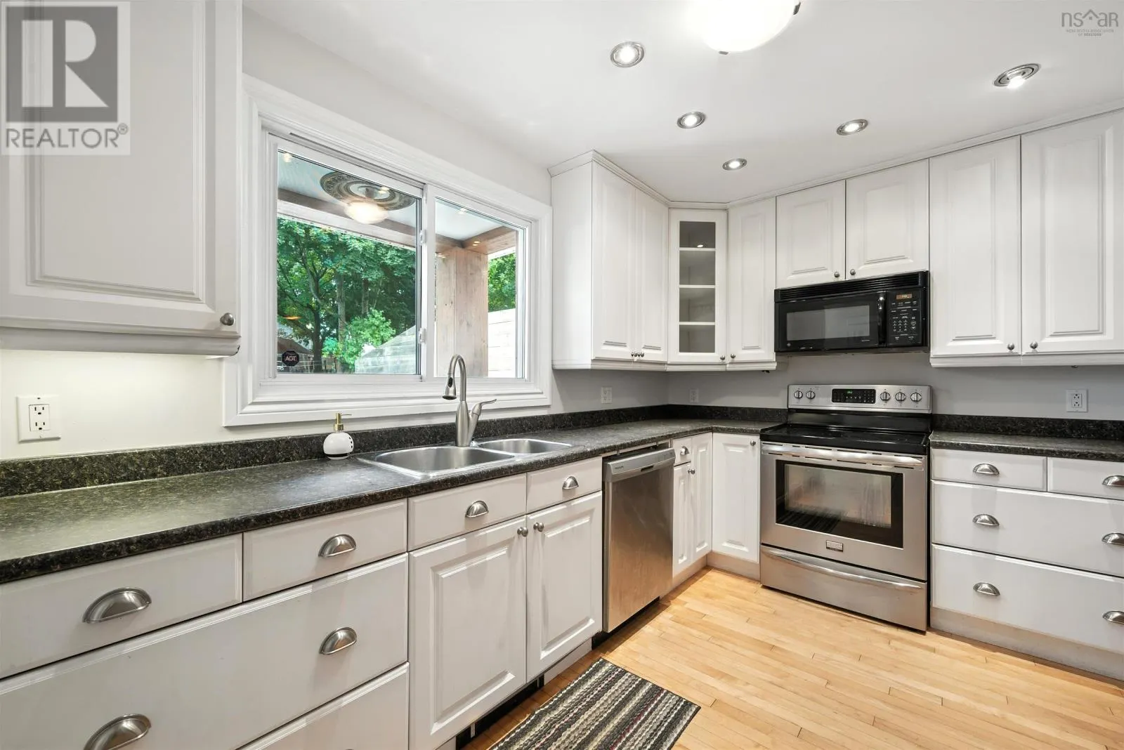 2221 BLINK BONNIE Terrace