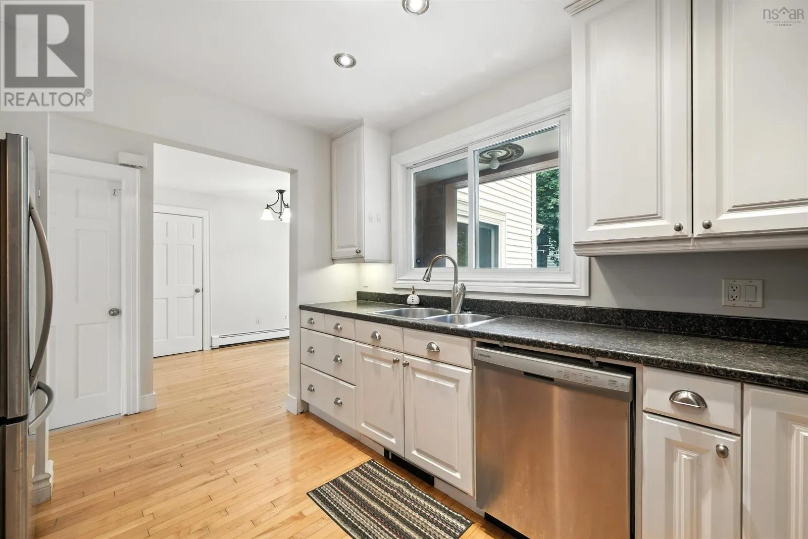 2221 BLINK BONNIE Terrace