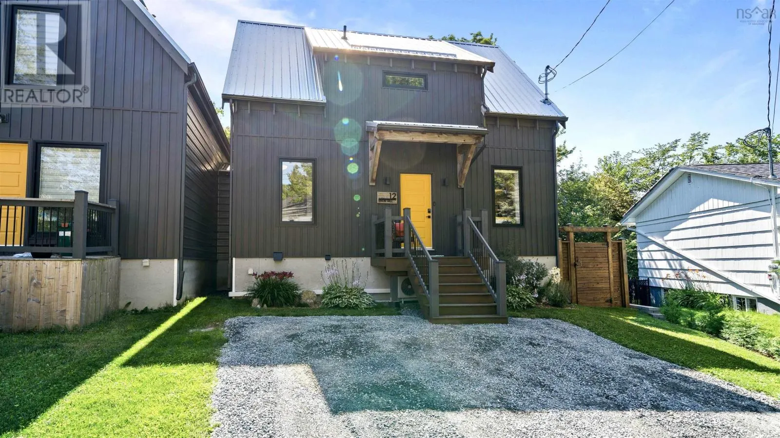 12 Knob Hill Crescent