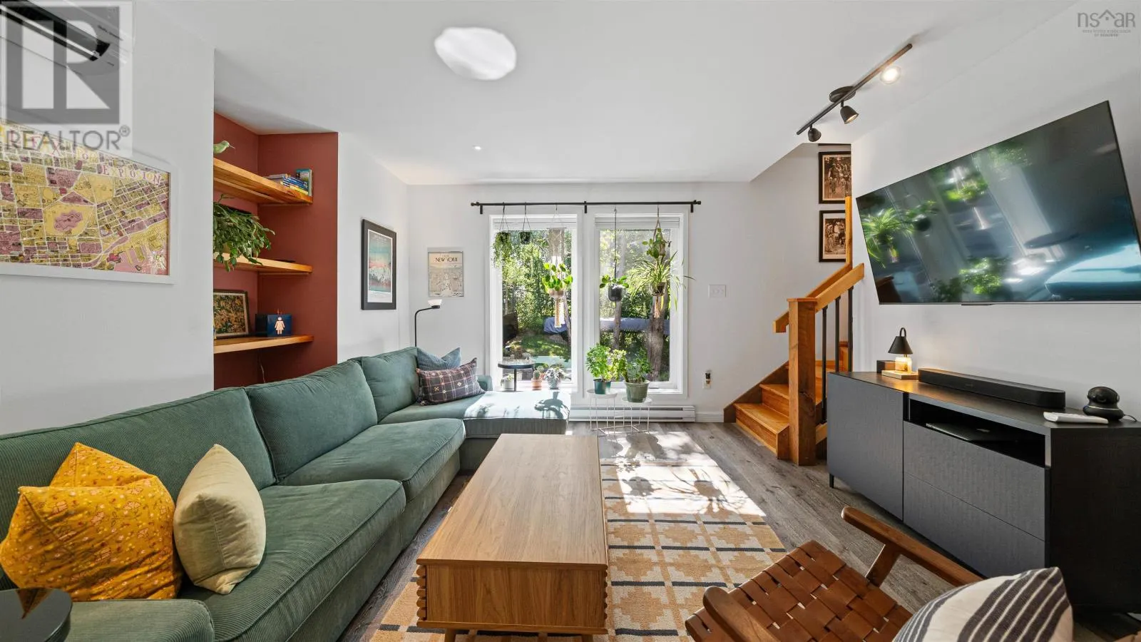 12 Knob Hill Crescent
