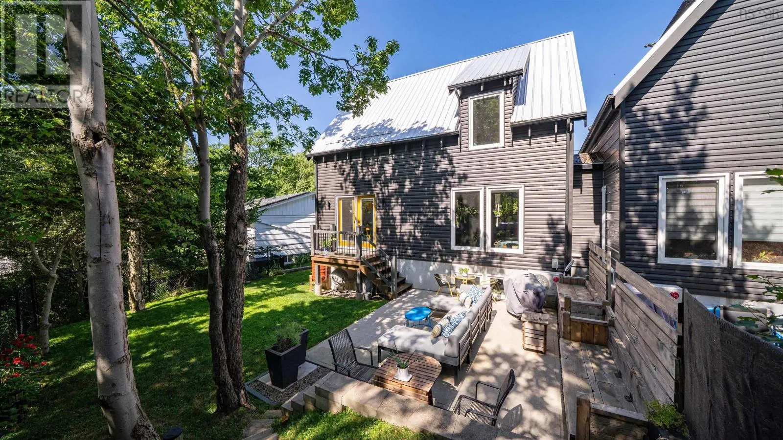 12 Knob Hill Crescent