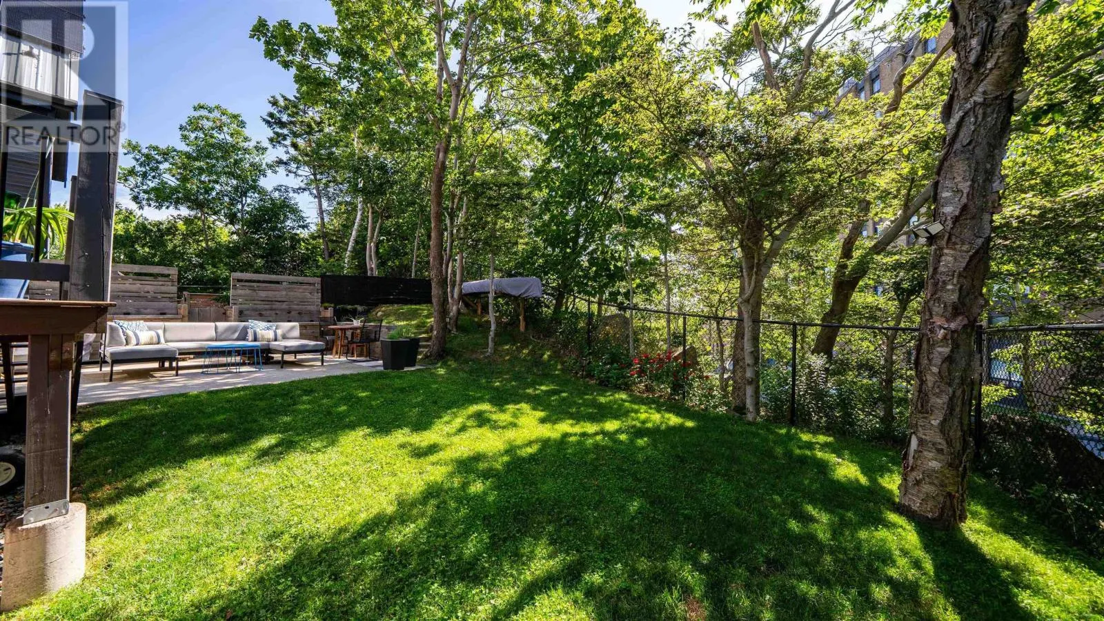 12 Knob Hill Crescent