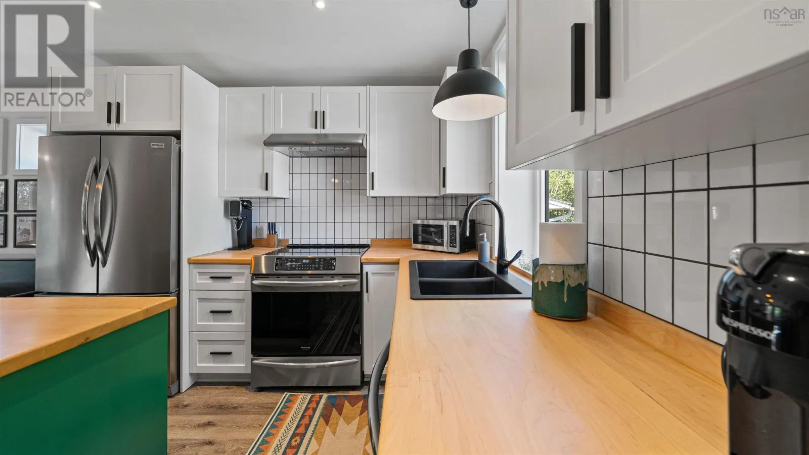 12 Knob Hill Crescent
