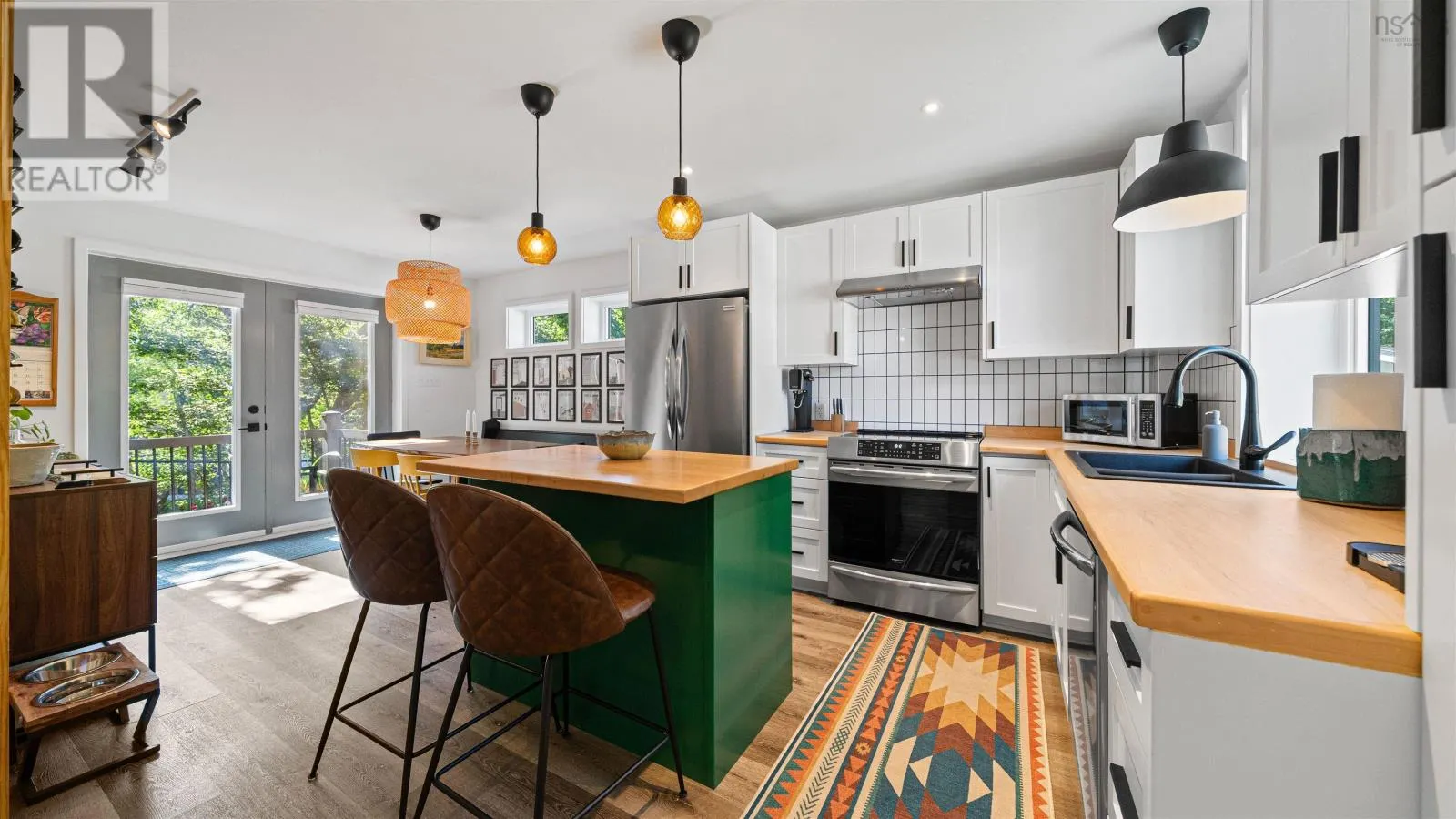 12 Knob Hill Crescent