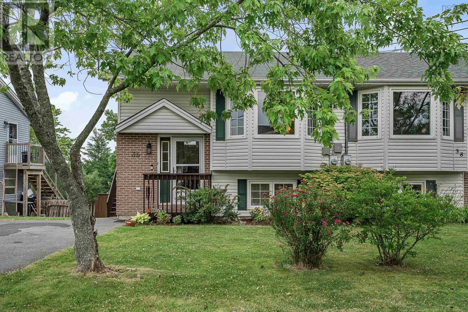 36 Thorncrest Court