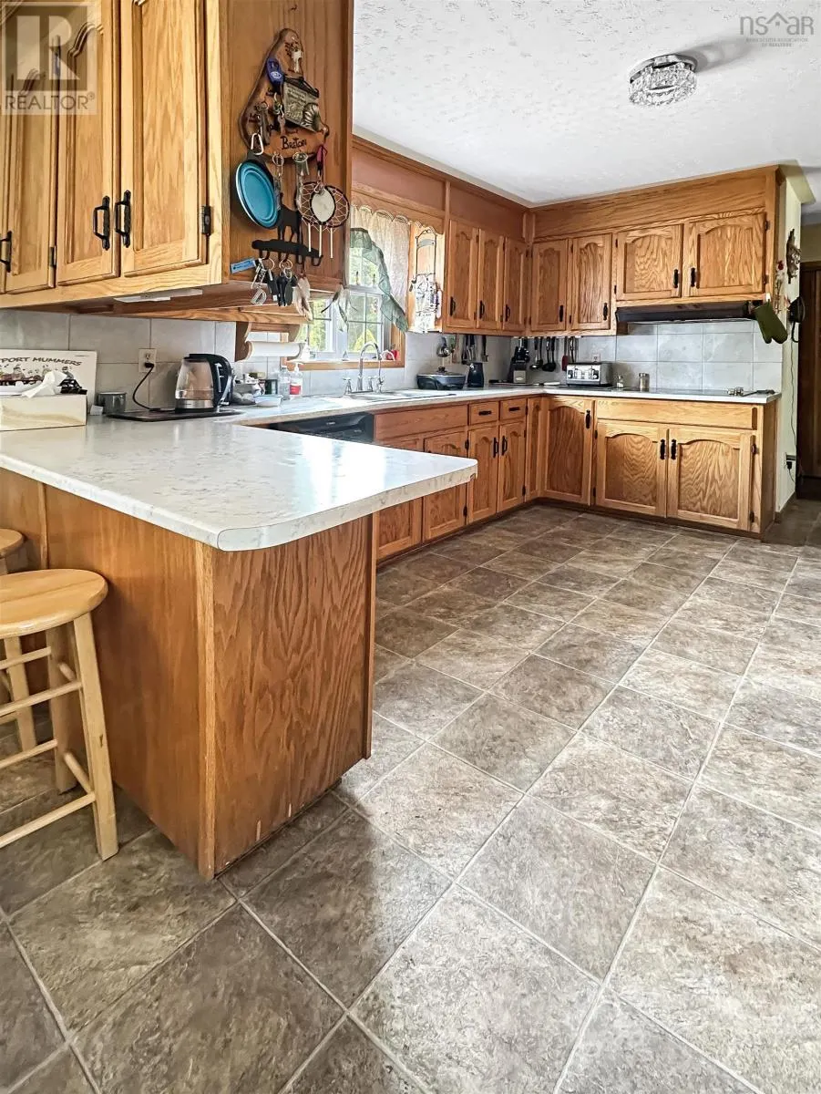 352 Lawrence Road