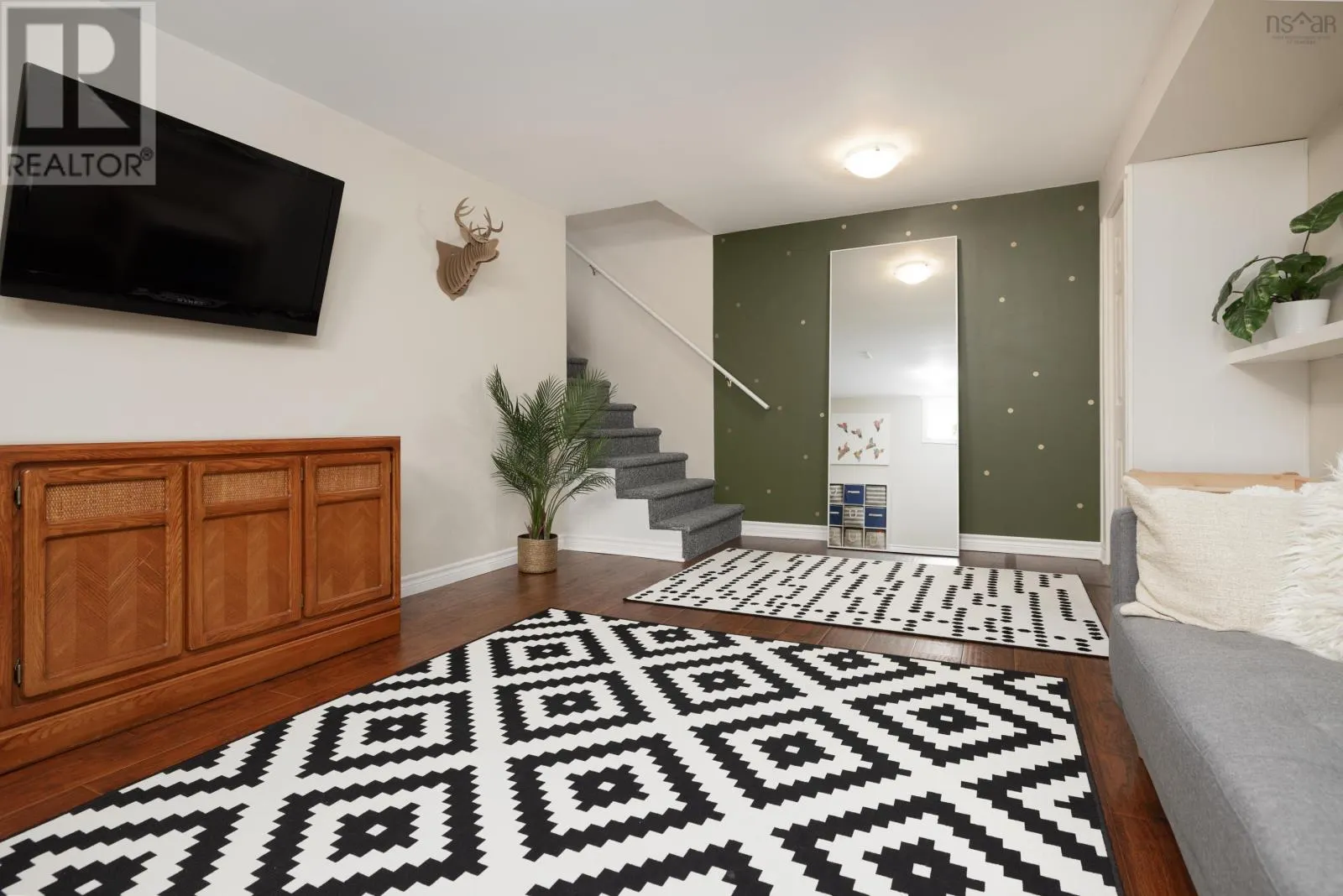 83 Stuart Harris Drive