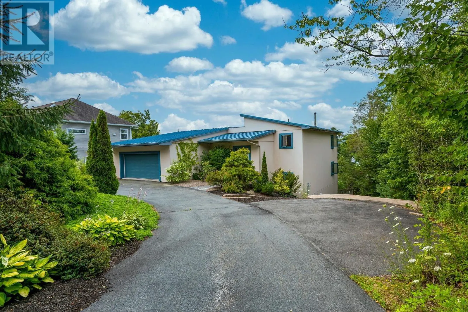 49 Fairway Grove