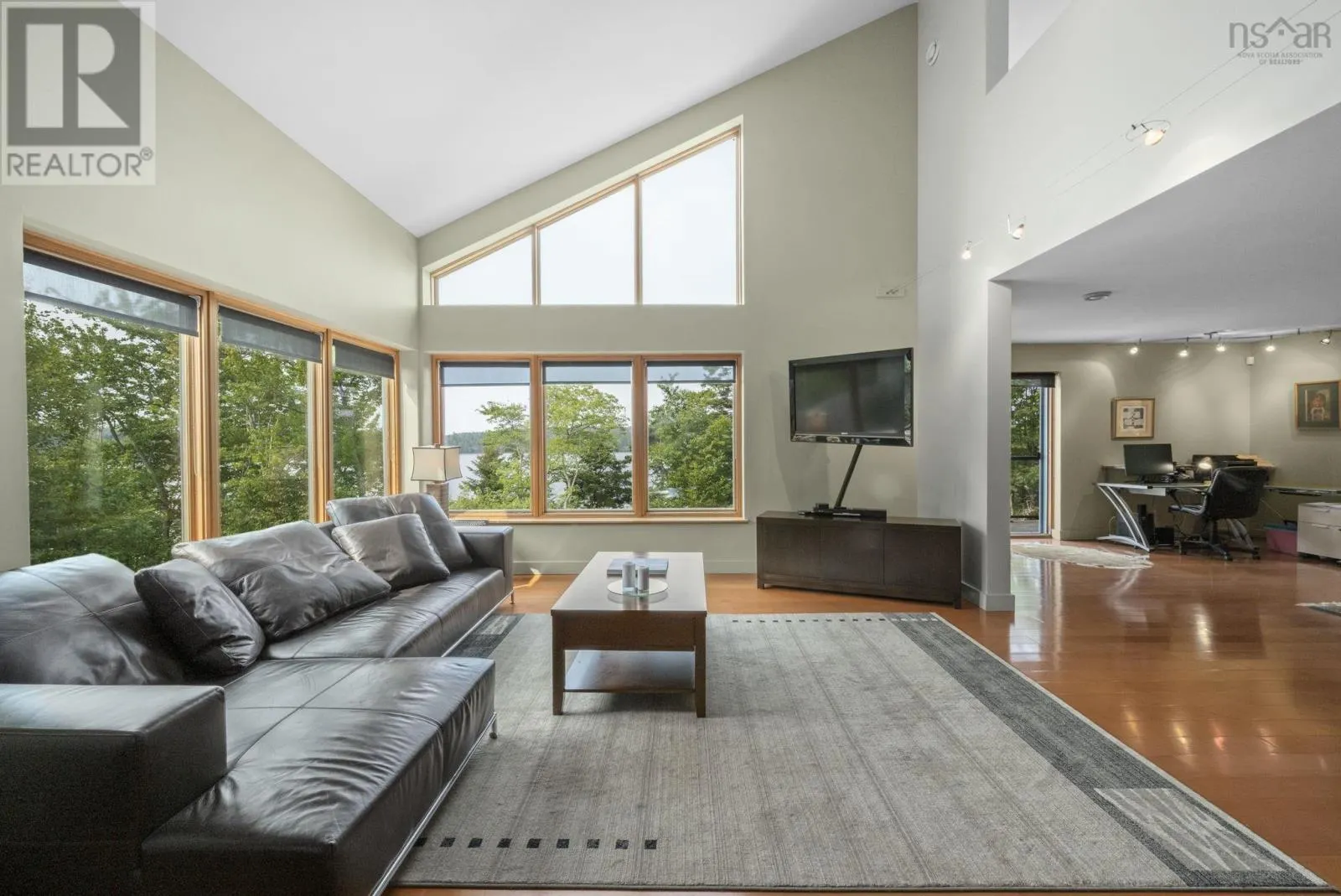 49 Fairway Grove