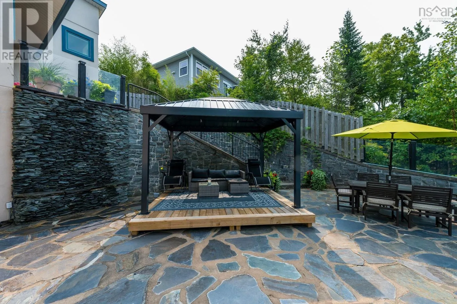 49 Fairway Grove