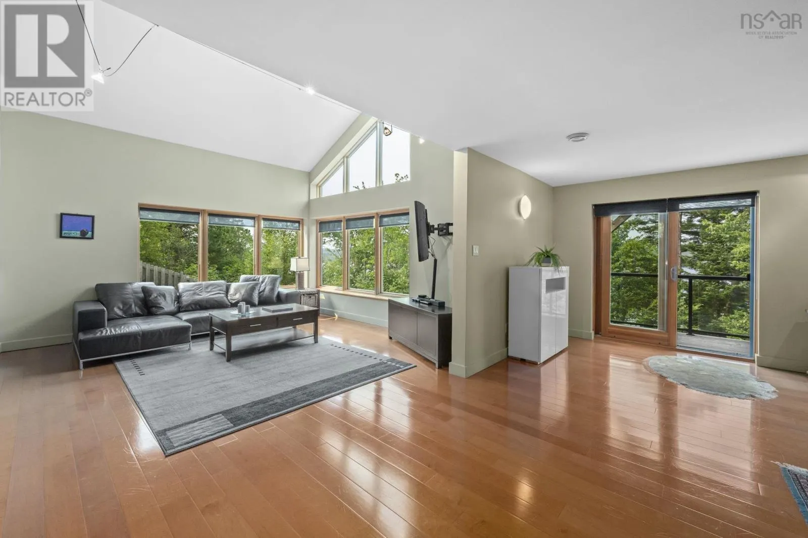 49 Fairway Grove