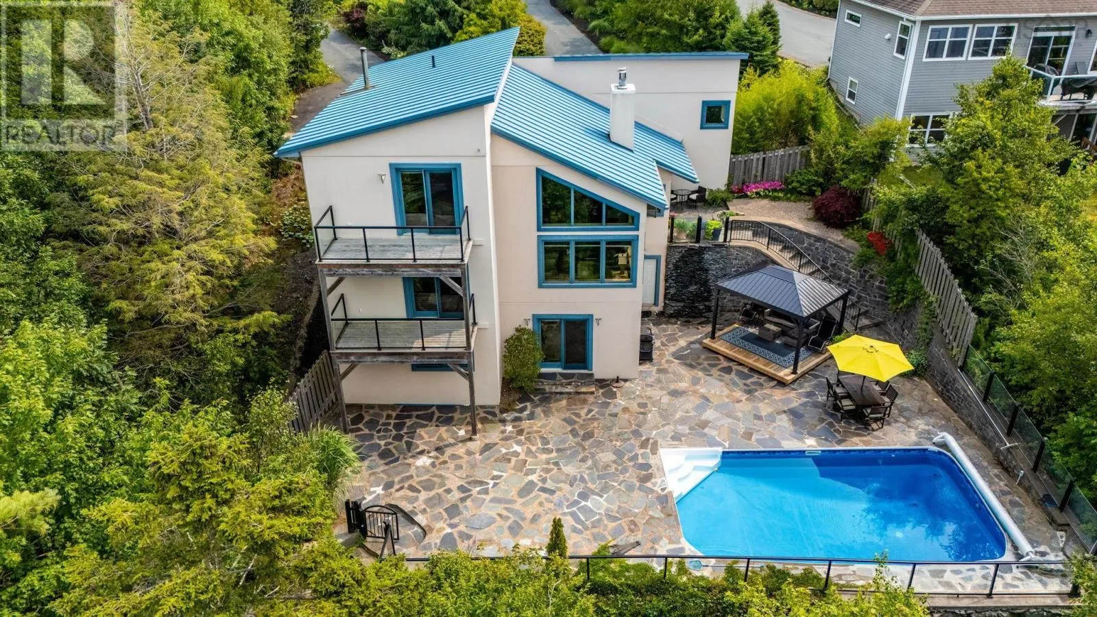 49 Fairway Grove