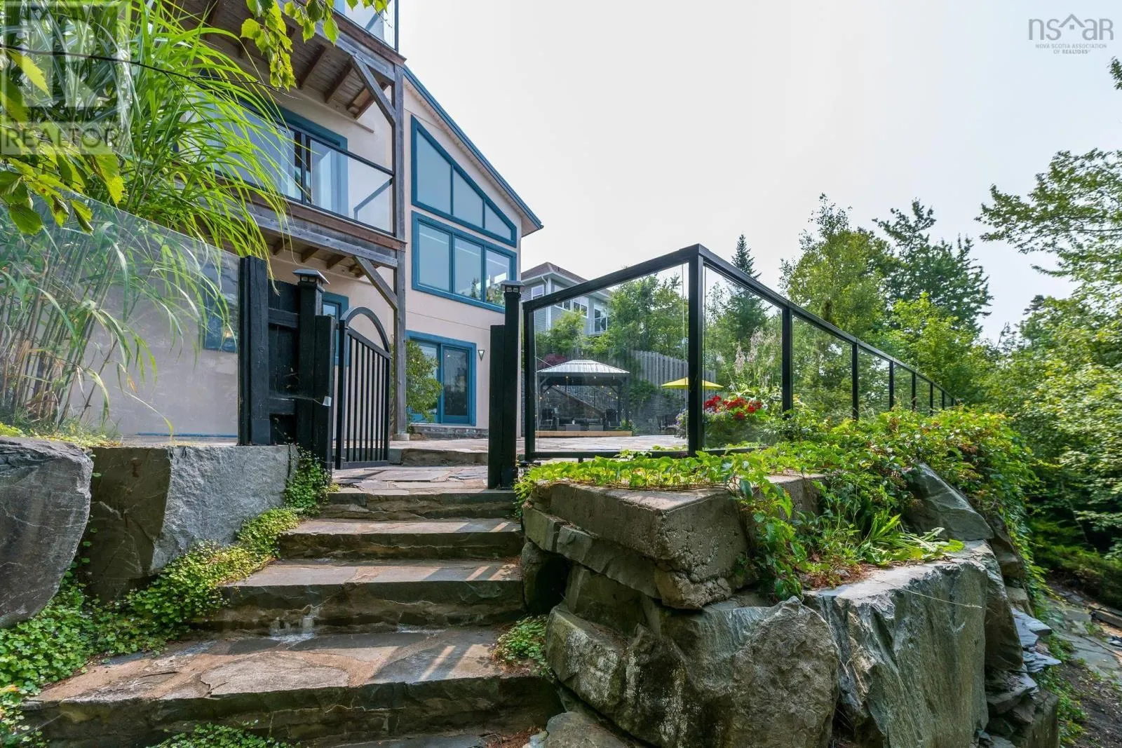 49 Fairway Grove