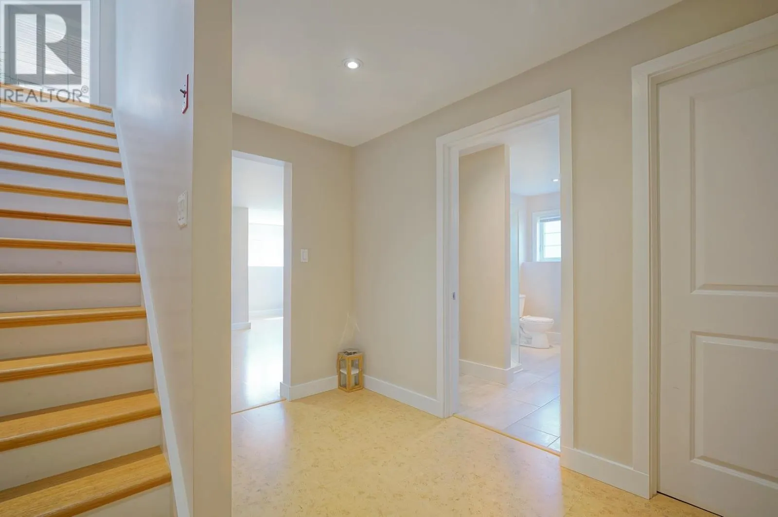 6 Falcon Drive