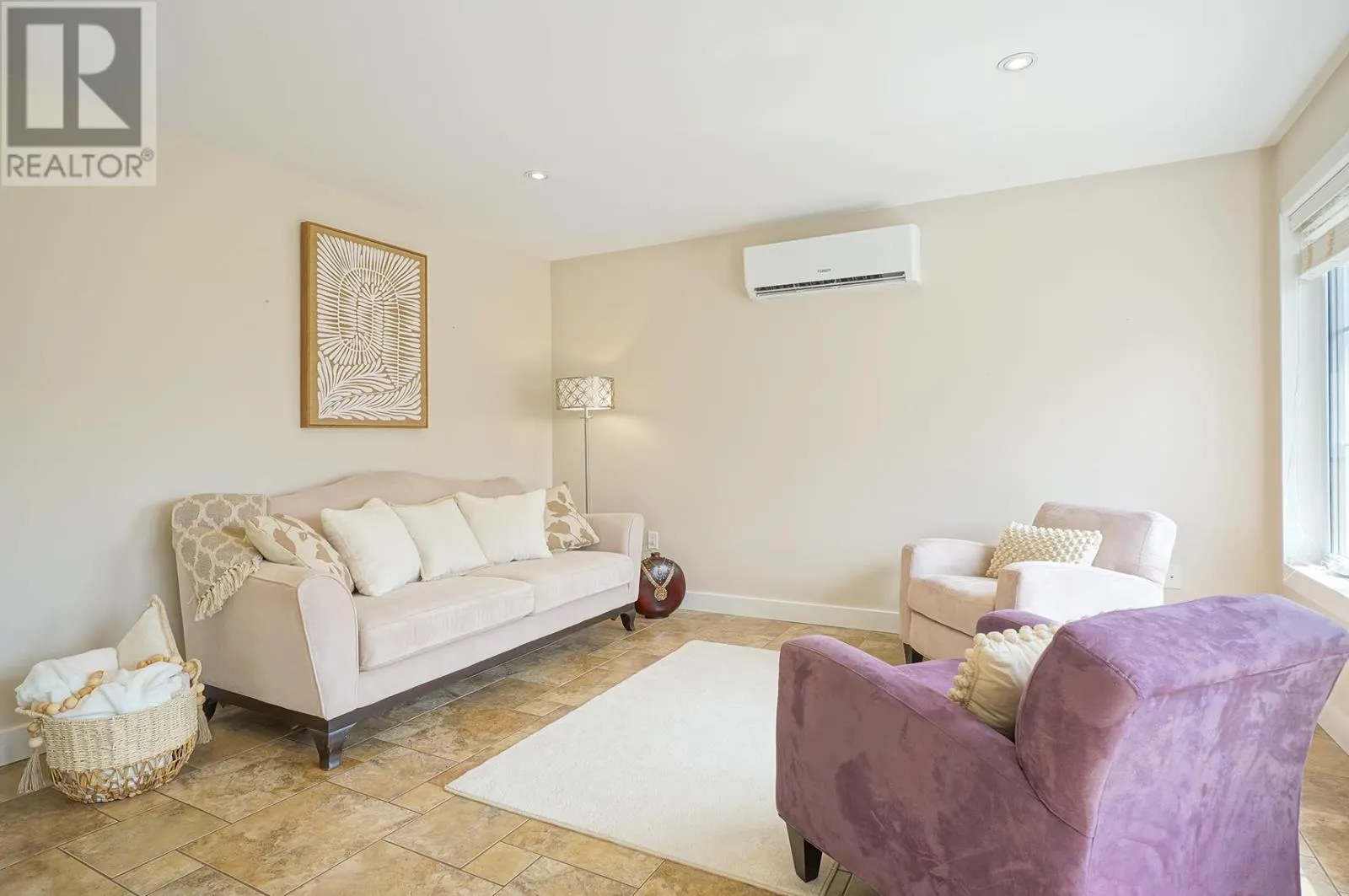 6 Falcon Drive