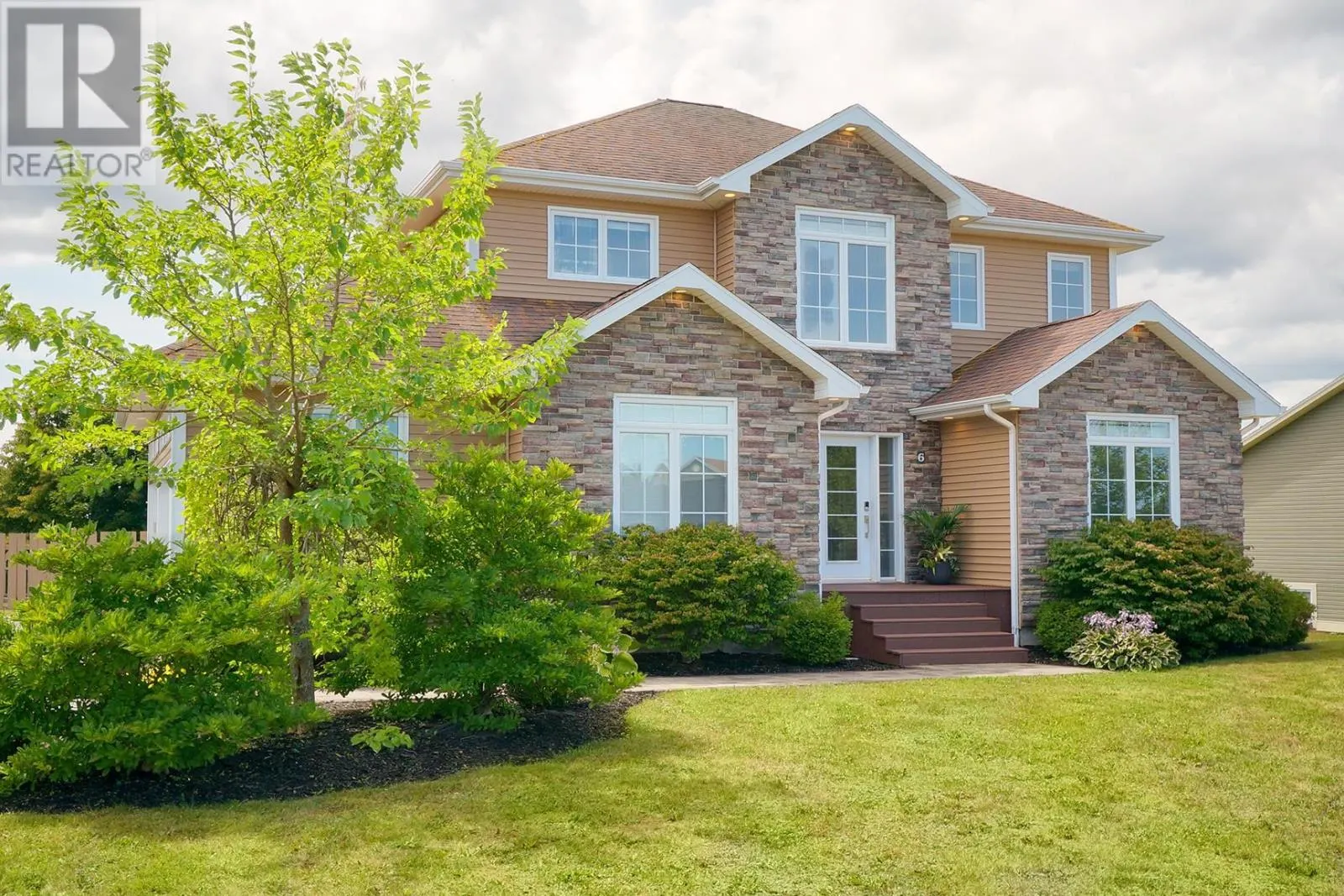 6 Falcon Drive