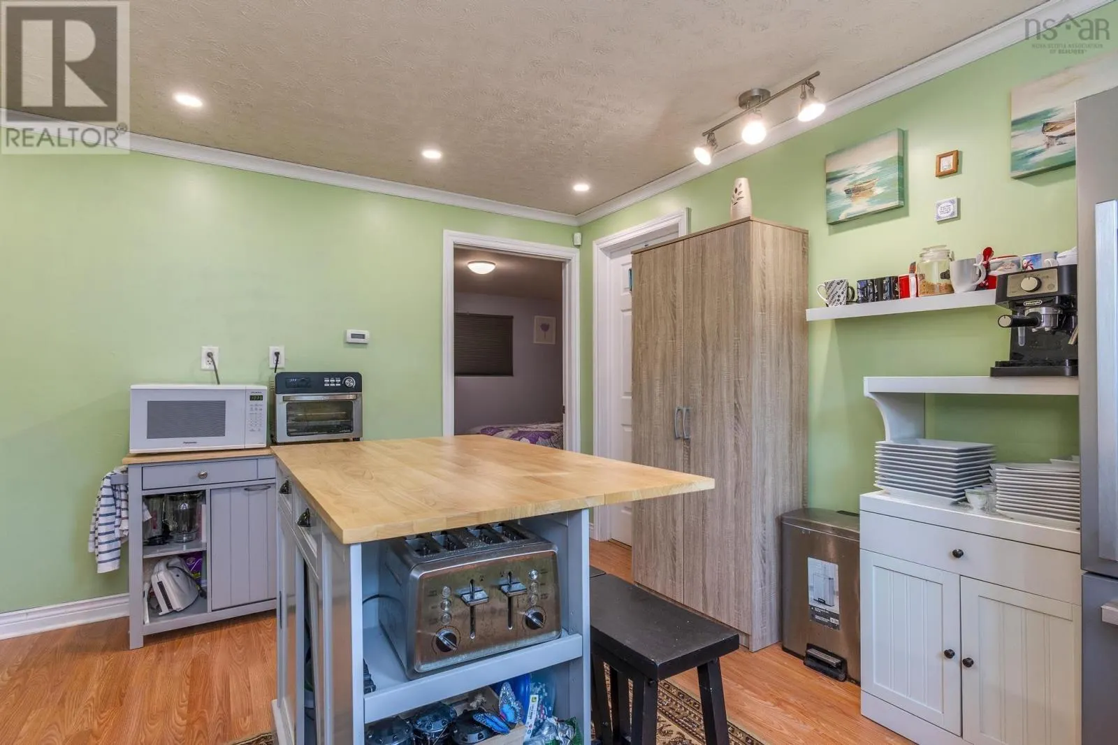 93 Hannebury Drive