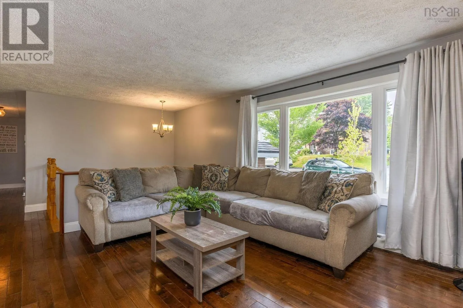 93 Hannebury Drive