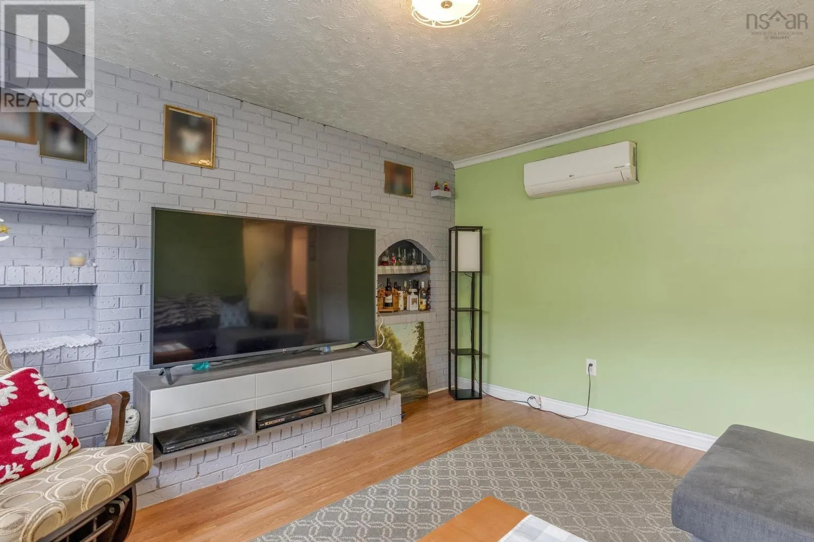 93 Hannebury Drive