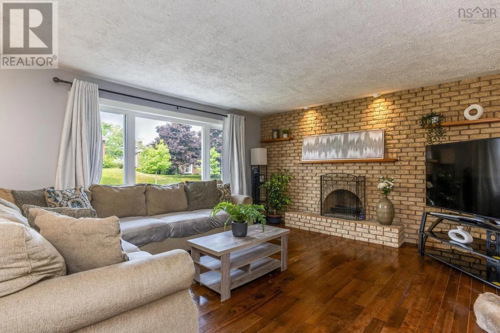 93 Hannebury Drive