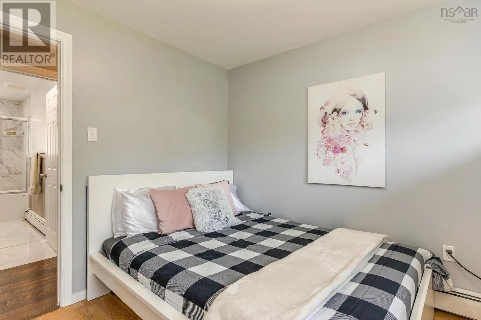 93 Hannebury Drive