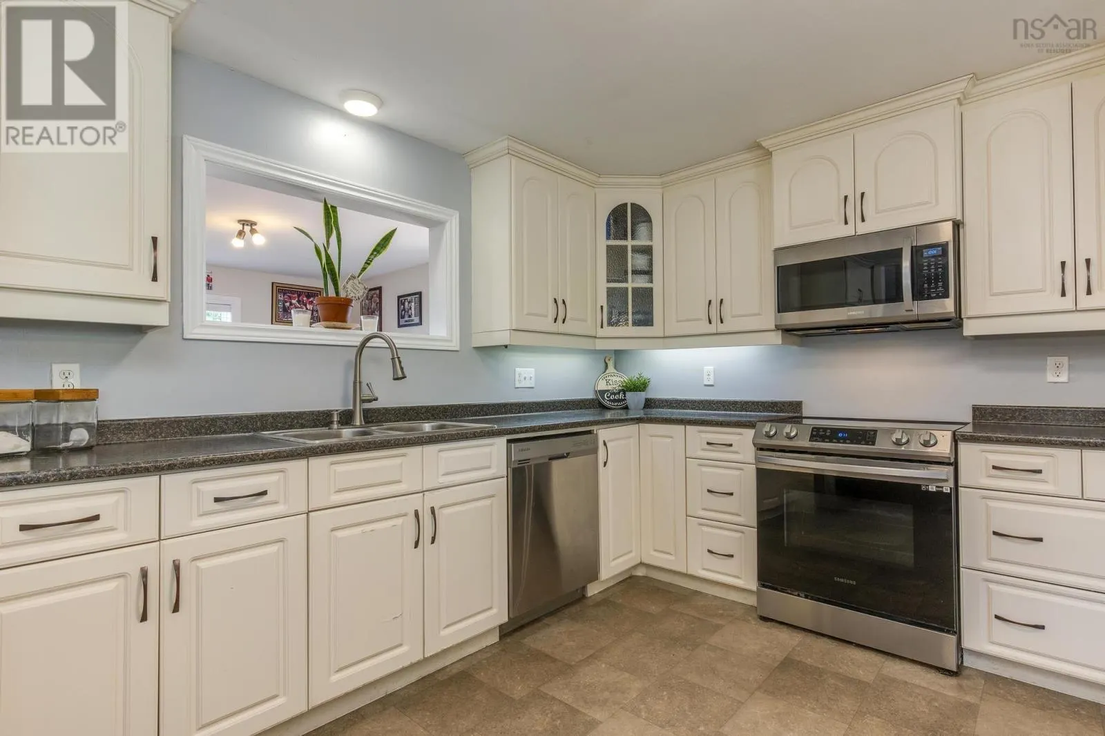 93 Hannebury Drive